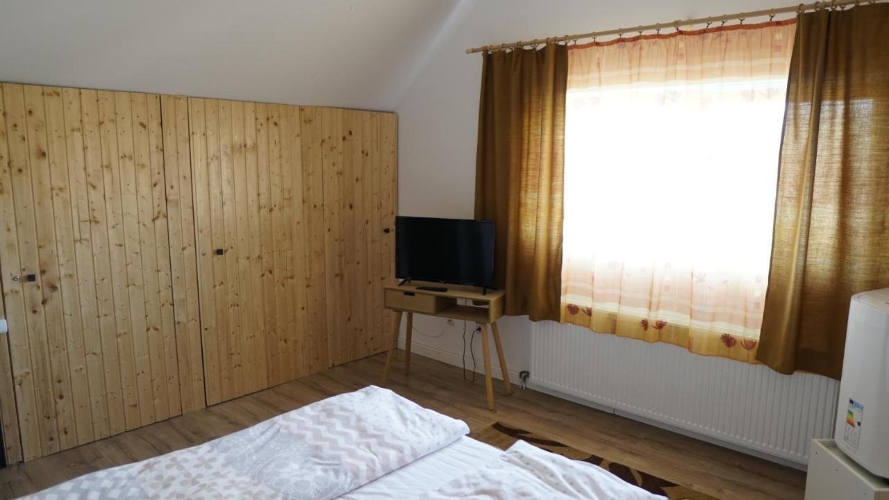 Casa Cu Fantana Holiday home